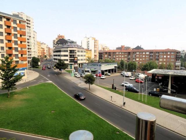 Piso en venta en León, Eras de Renueva photo 0