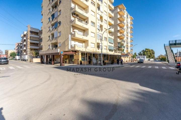Local comercial en venta en Torredembarra, CENTRE photo 0