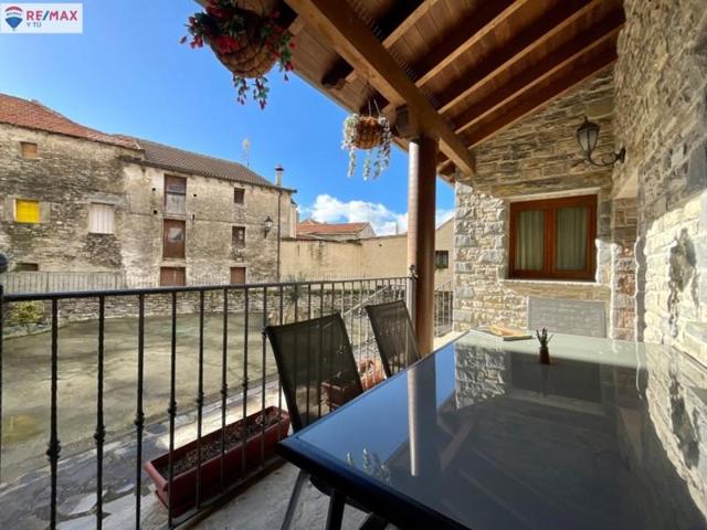 Casa en venta en Sabiñánigo, Larrés photo 0