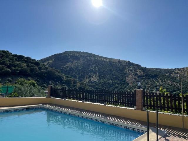 Casa con terreno en venta en Iznájar, Iznajar photo 0