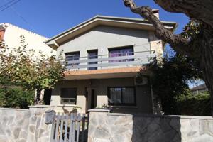 Chalet en venta en Esparreguera, LA PLANA photo 0