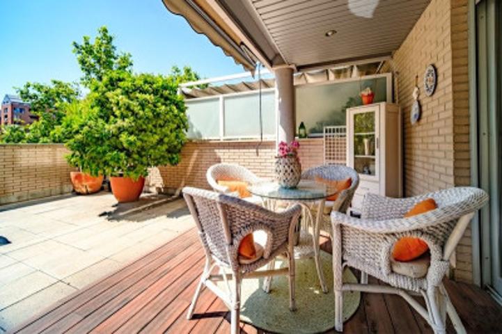 Piso en venta en Valencia, Campanar photo 0