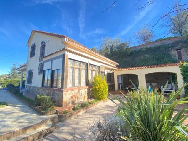 Chalet en venta en Villalbilla, En Robledal photo 0