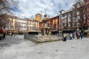 Aticos en venta en Granada, Plaza Birrambla photo 0