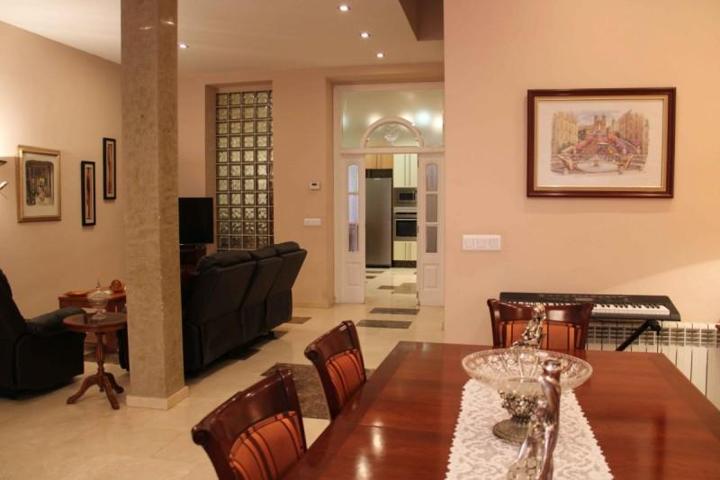 Casa en venta en Valencia, Patraix photo 0