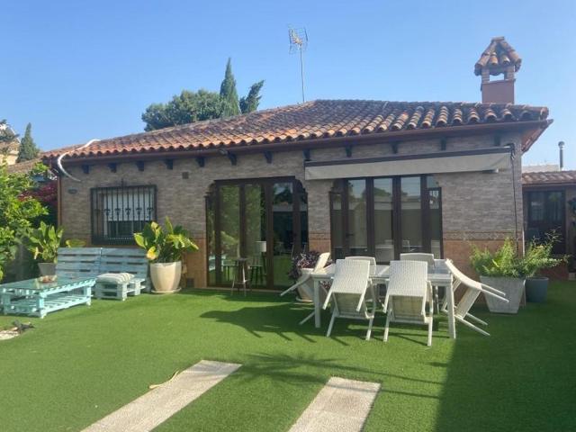 Chalet en venta en Chiclana de la Frontera, Los gallos photo 0