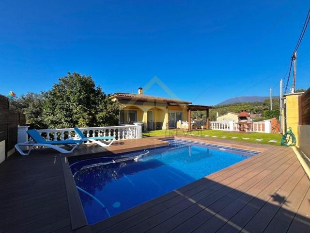 Casa en venta en Sant Pere de Vilamajor photo 0