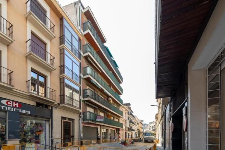 Piso en venta en Granada, Centro photo 0