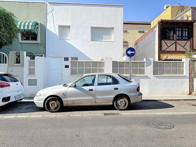Casa en venta en Almería, Zapillo photo 0