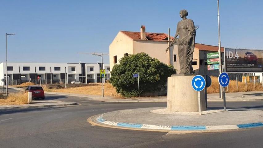 Terreno en venta en Churriana de la Vega, Vial cristobal colón photo 0
