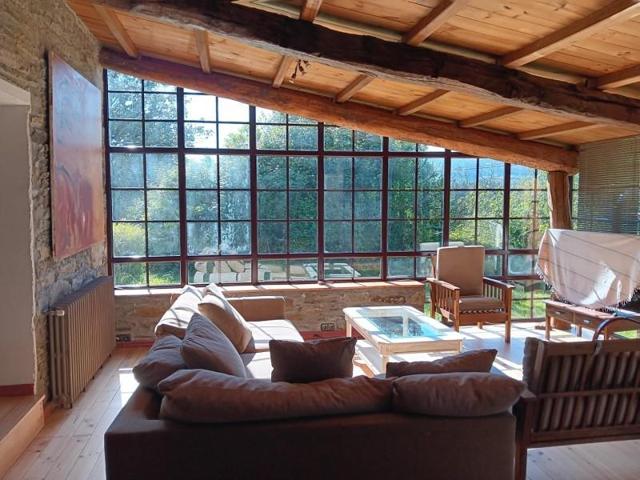 Chalet en venta en Abegondo, Leiro 1 photo 0