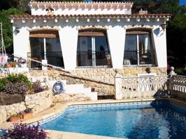 Chalet en venta en Denia, Platja Arenetes photo 0