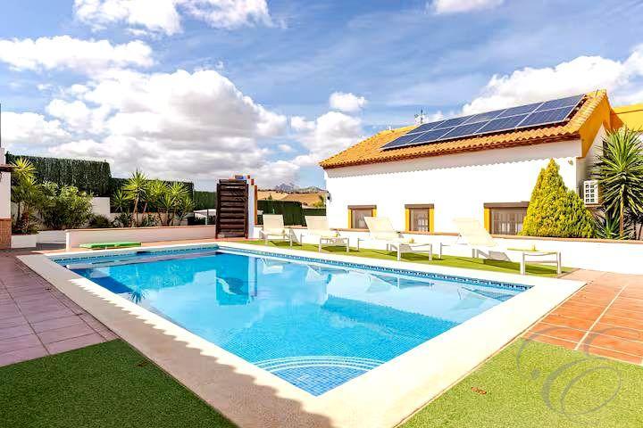 Chalet en venta en Casabermeja, Casabermeja photo 0