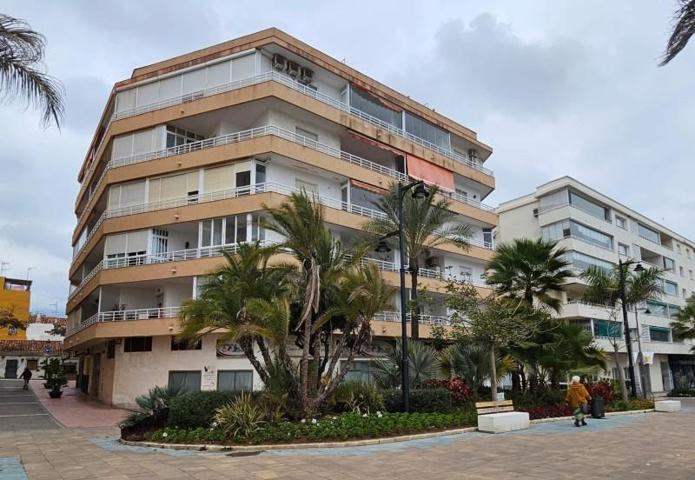 Piso en venta en Estepona, 1º Línea De Playa photo 0