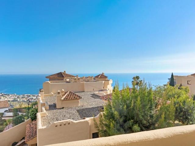 Apartamento en venta en Benalmádena photo 0