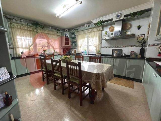 Chalet en venta en Castro de Rei photo 0