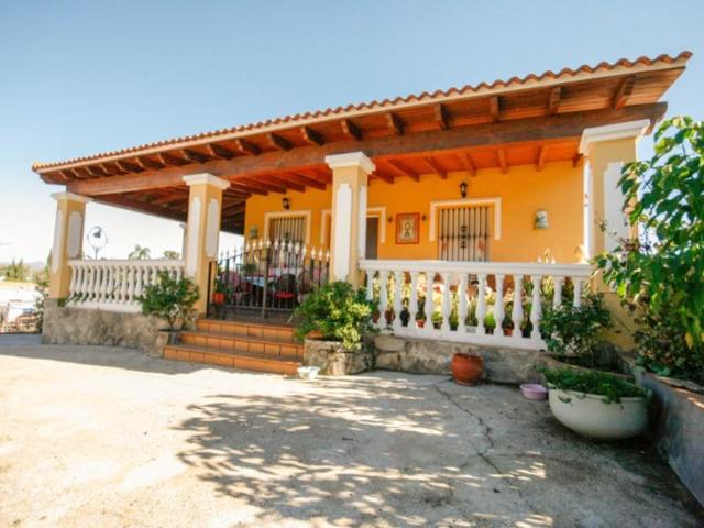 Chalet en venta en Coín photo 0