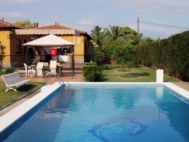 Chalet en venta en Alcalá de Guadaira, Ctra Utrera photo 0