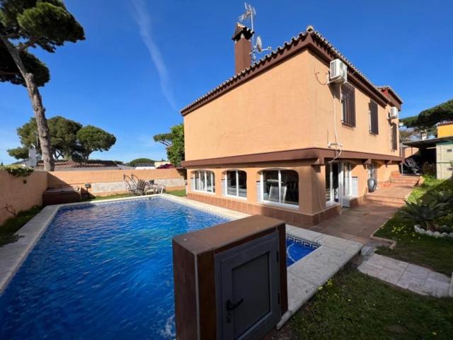 Chalet en venta en Chiclana de la Frontera, Cerromolino photo 0