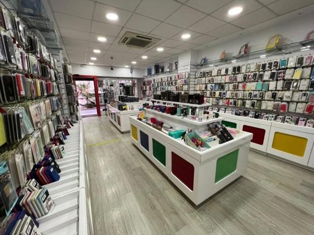 Local comercial en venta en Cádiz, Avenida photo 0