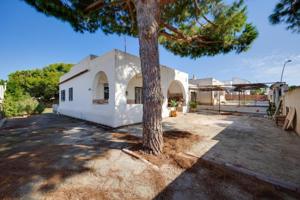 Chalet en venta en Torrevieja, Los balcones photo 0