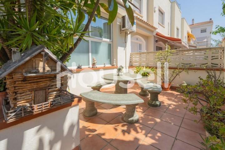 Casa en venta en Vilanova i la Geltrú photo 0