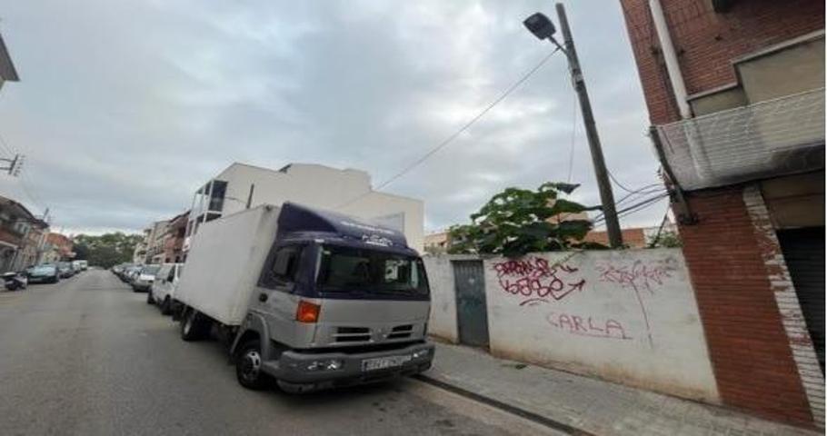 Terreno en venta en Sabadell, Can rull photo 0