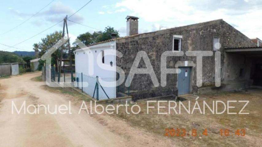 Casa con terreno en venta en Tordera photo 0