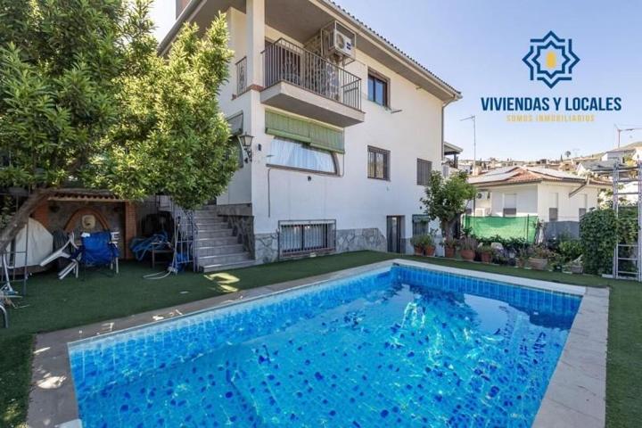 Casa en venta en Pinos Genil, Pinillos photo 0