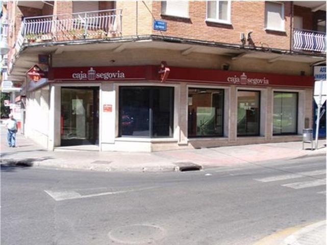 Local comercial en venta en Móstoles, MÓSTOLES photo 0