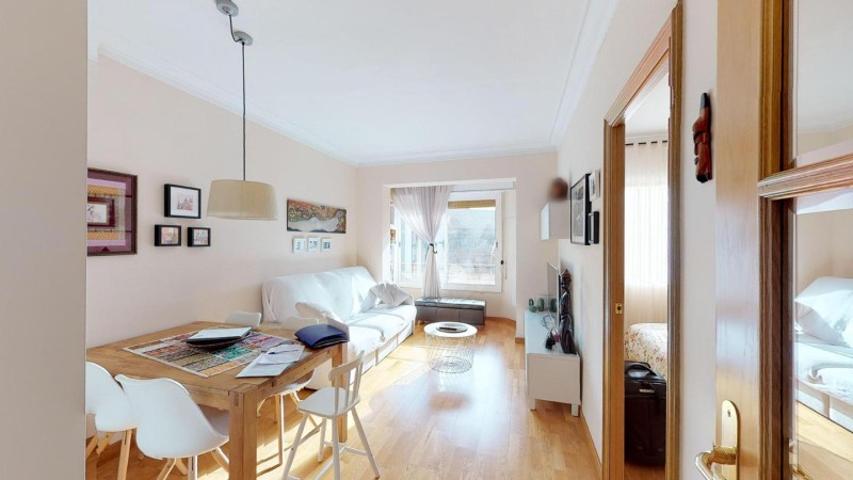 Piso en venta en Barcelona, Carrer del Rosselló, 08029 photo 0