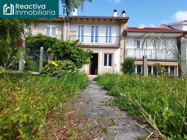 Adosada en venta en Noia, Noia photo 0