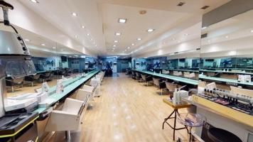 Local comercial en venta en Castelldefels, Centro photo 0