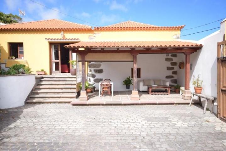 Casa en venta en San Juan de la Rambla, La Guancha photo 0