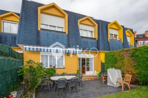 Casa en venta en Oviedo photo 0