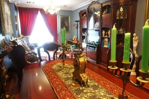 Piso en venta en Oviedo photo 0