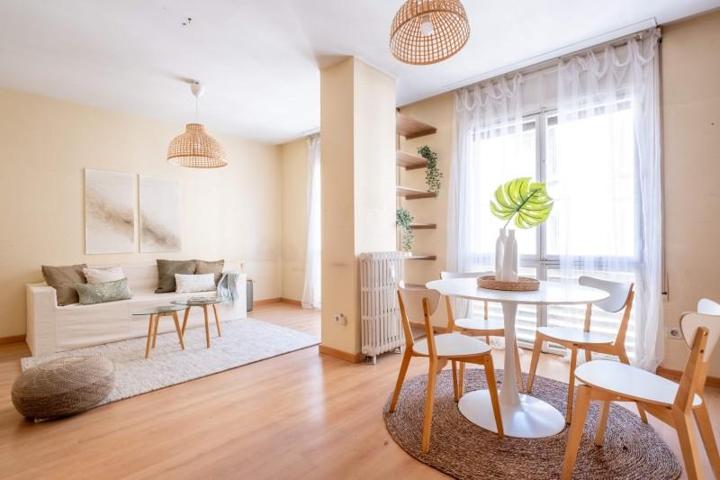Piso en venta en Zaragoza, Centro photo 0