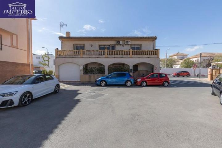 Casa en venta en Armilla, Armilla photo 0