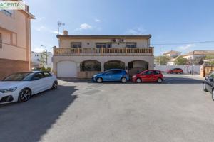Casa en venta en Armilla, Armilla photo 0