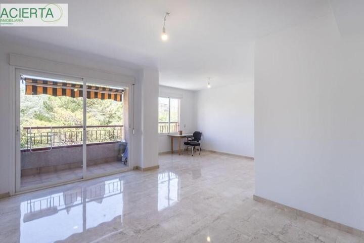 Piso en venta en Granada, Arabial photo 0