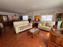 Chalet en venta en Marines, Centro photo 0