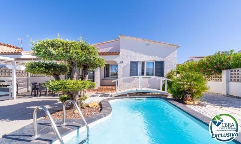 Casa en venta en Roses, Santa Margarida photo 0