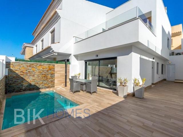 Chalet en venta en San Pedro del Pinatar photo 0