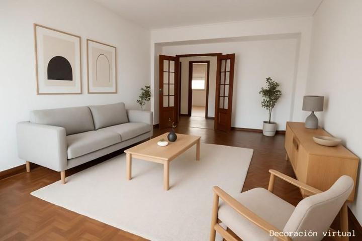 Piso en venta en Vitoria-Gasteiz, Avenida photo 0