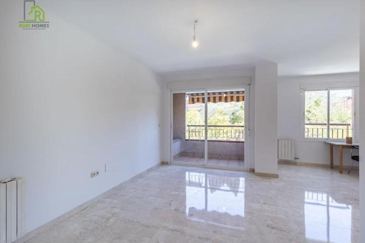 Piso en venta en Granada, Arabial photo 0