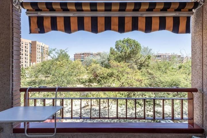 Piso en venta en Granada, Arabial photo 0