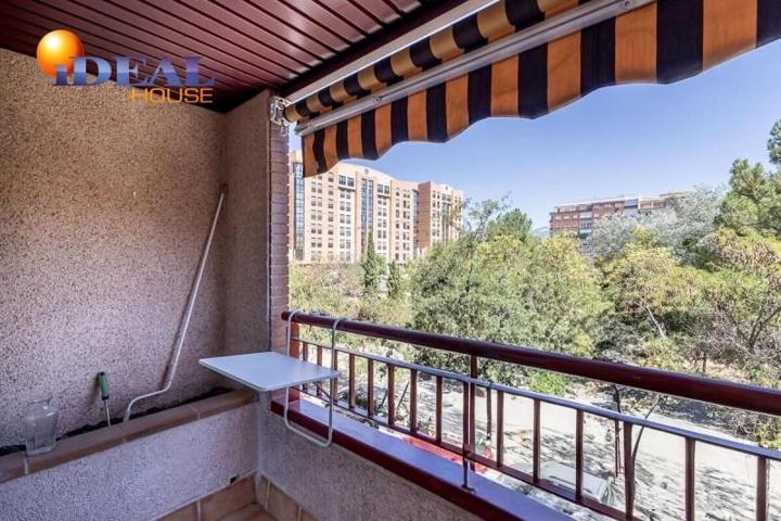 Piso en venta en Granada, Arabial photo 0