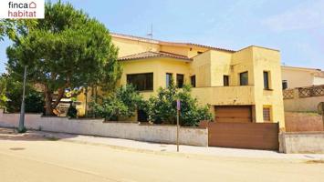 Casa en venta en Santa Coloma de Farners, SELVA photo 0