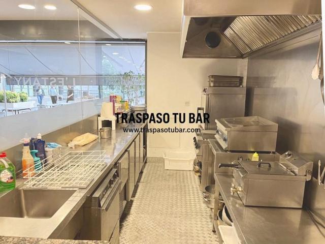 Local comercial en venta en Barcelona photo 0