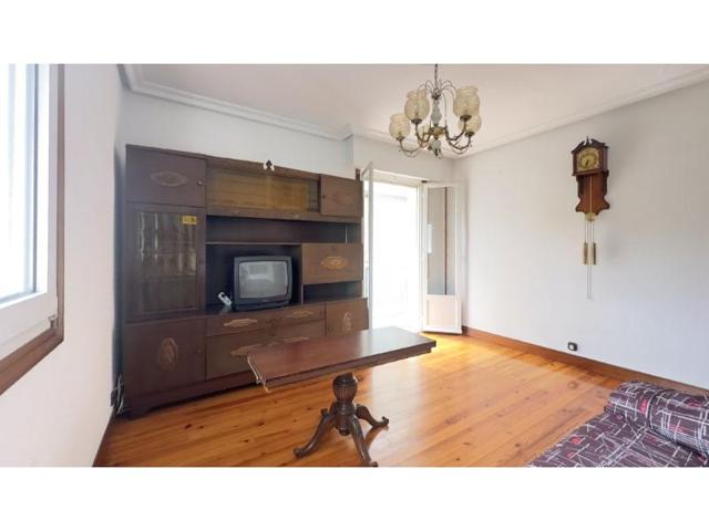 Piso en venta en Zarautz photo 0